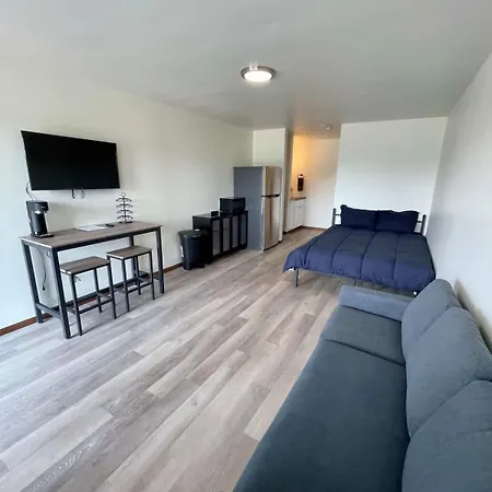 Unit 11 - Stand Rock Apartment